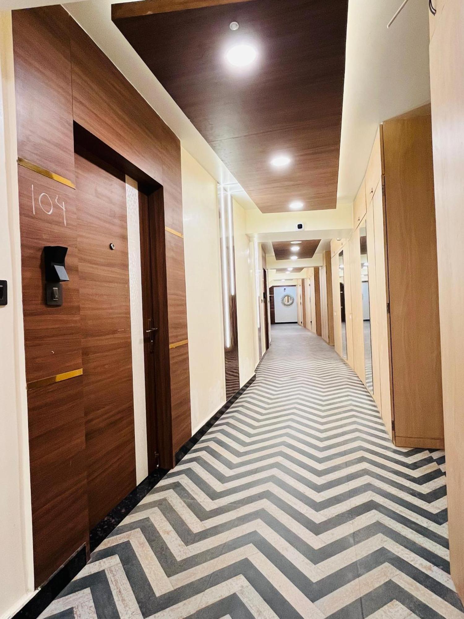 Luxury Stay At Hotel Broadway Boutique Mall Road Chowrasta Near Mahakal Temple Dardzsiling Kültér fotó