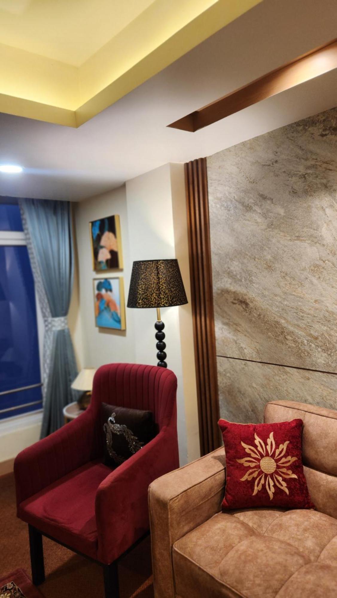 Luxury Stay At Hotel Broadway Boutique Mall Road Chowrasta Near Mahakal Temple Dardzsiling Kültér fotó