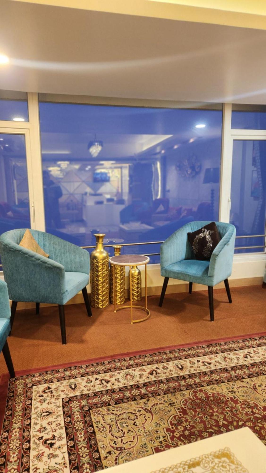 Luxury Stay At Hotel Broadway Boutique Mall Road Chowrasta Near Mahakal Temple Dardzsiling Kültér fotó